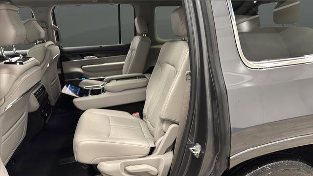 Used 2023 Jeep Grand Wagoneer 4WD image 22
