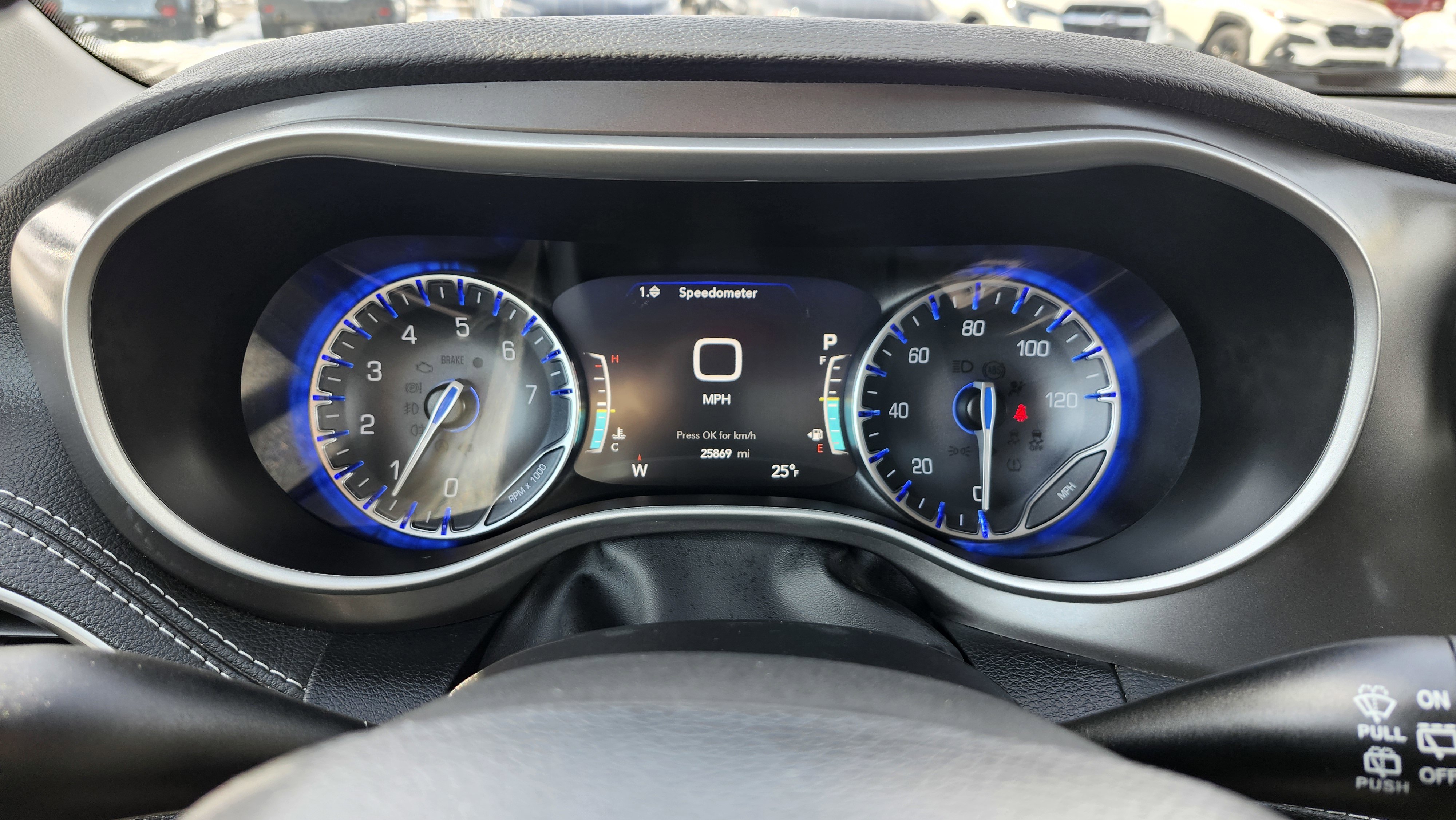 Used 2023 Chrysler Pacifica Touring-L image 29