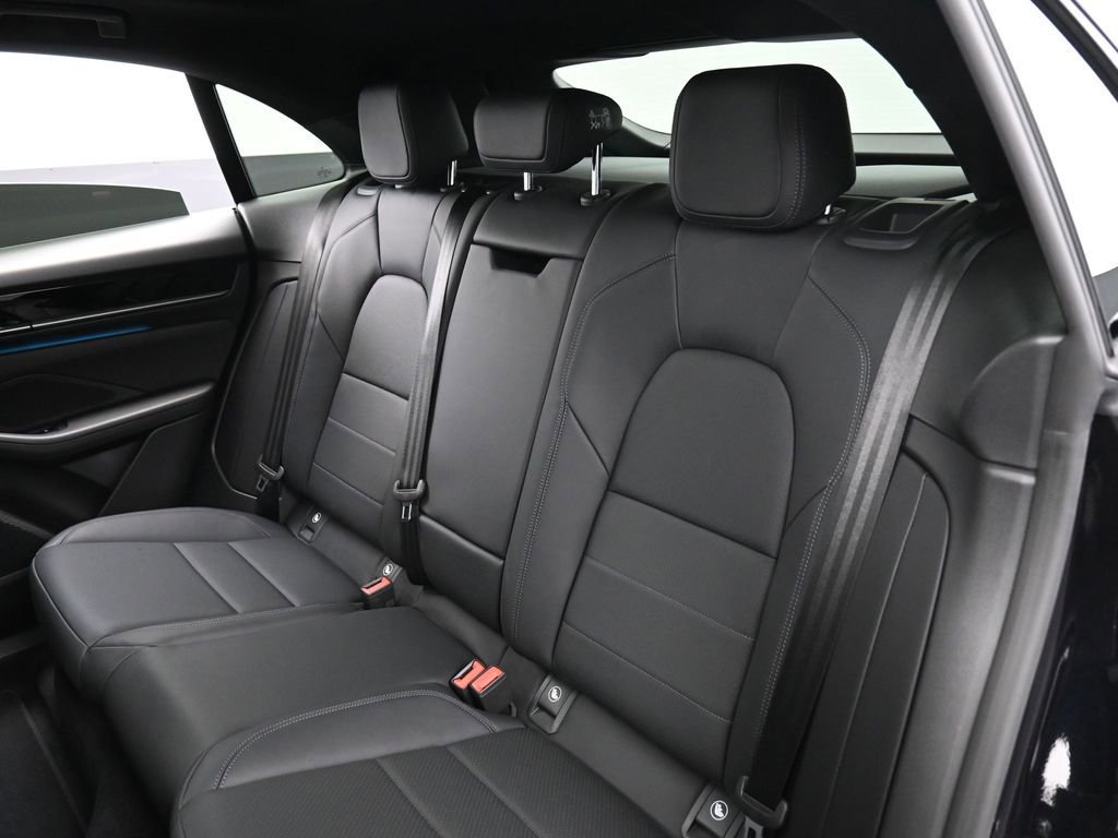 New 2026 Porsche Macan 4S Electric AWD/4WD image 24