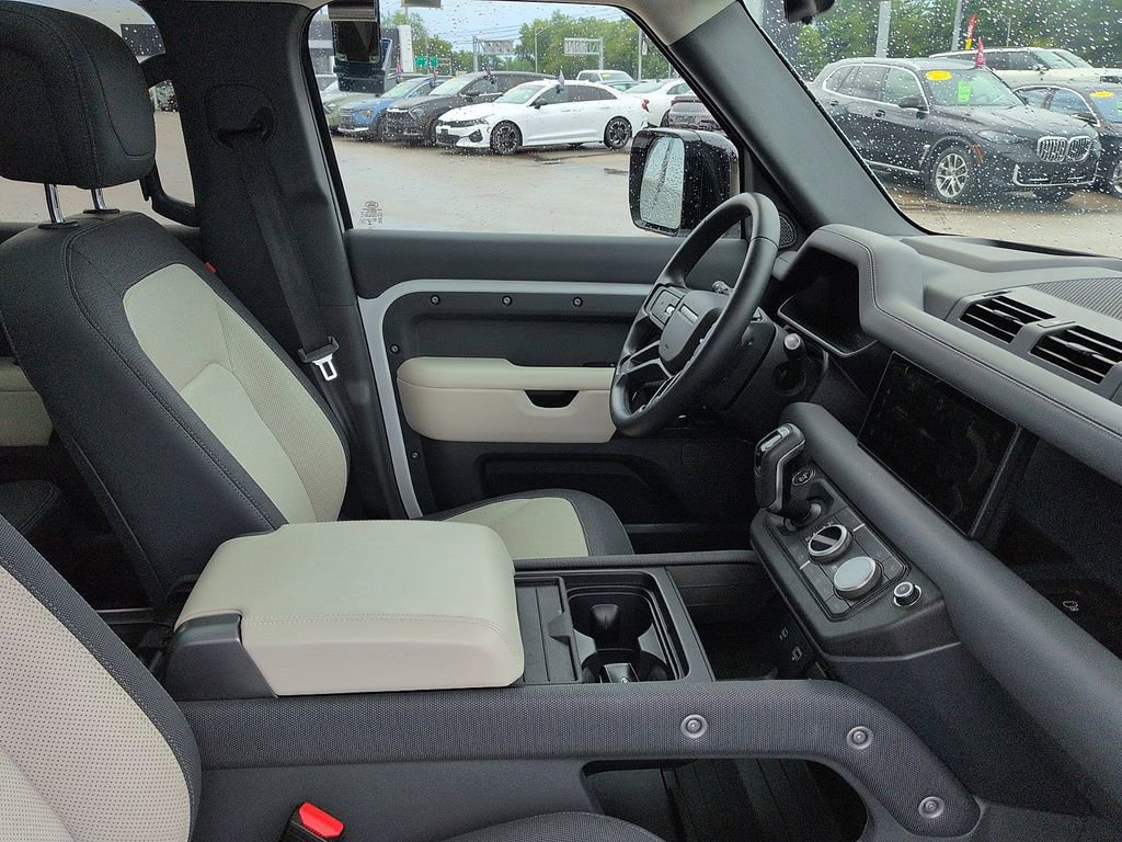 Used 2023 Land Rover Defender 110 X-Dynamic SE AWD/4WD image 7