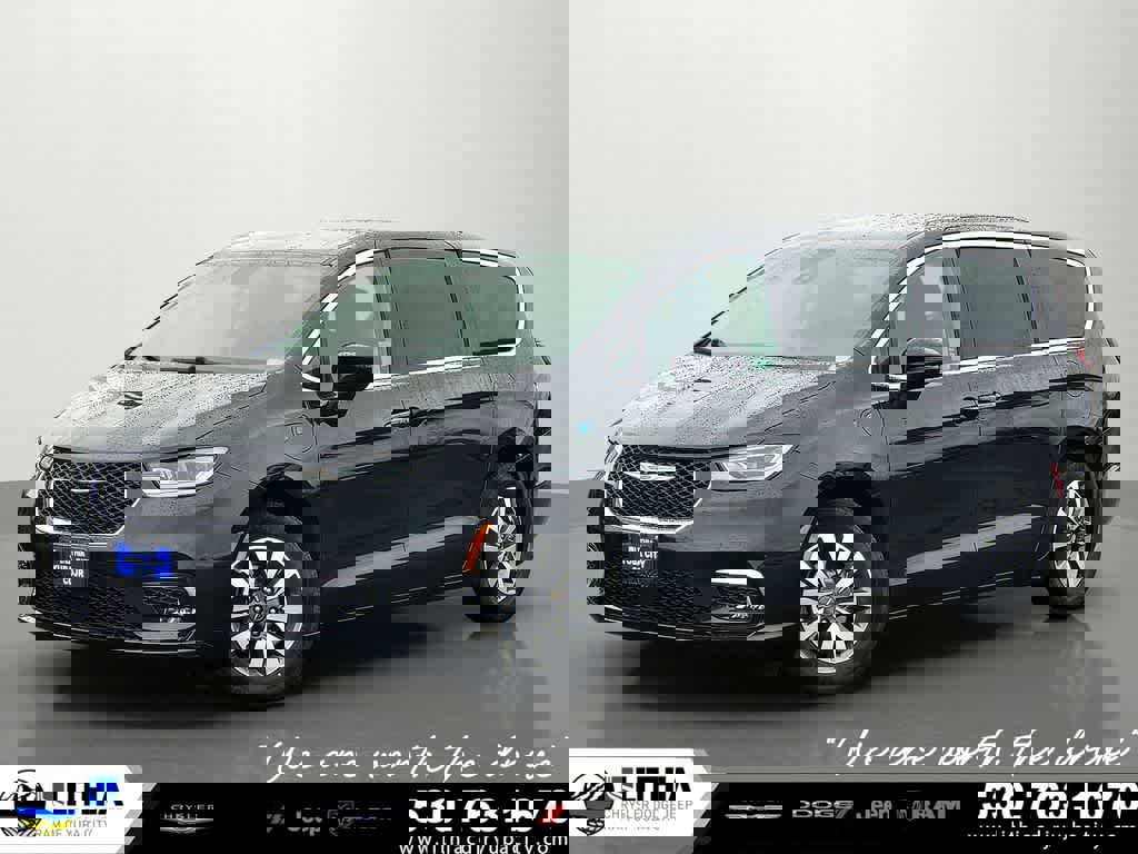 Used 2023 Chrysler Pacifica Touring-L image 1