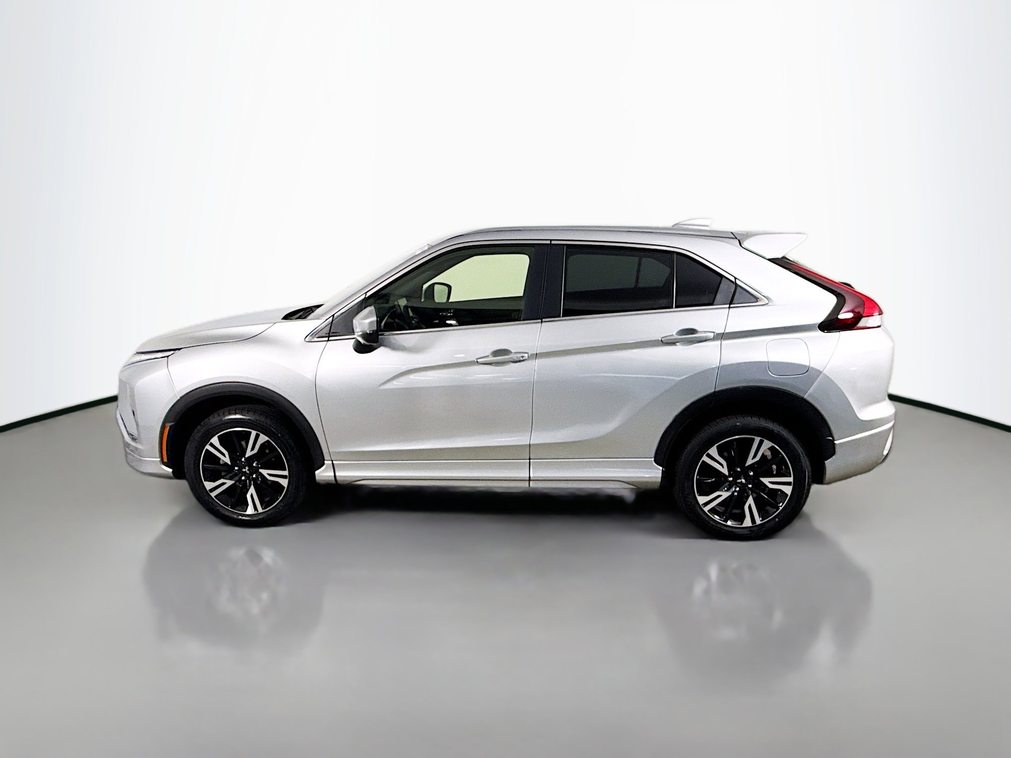 Used 2023 Mitsubishi Eclipse Cross SE image 6