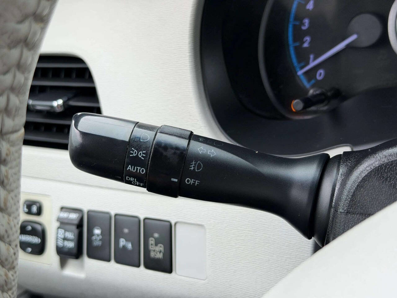 Used 2014 Toyota Sienna XLE w/ XLE Premium Package image 28