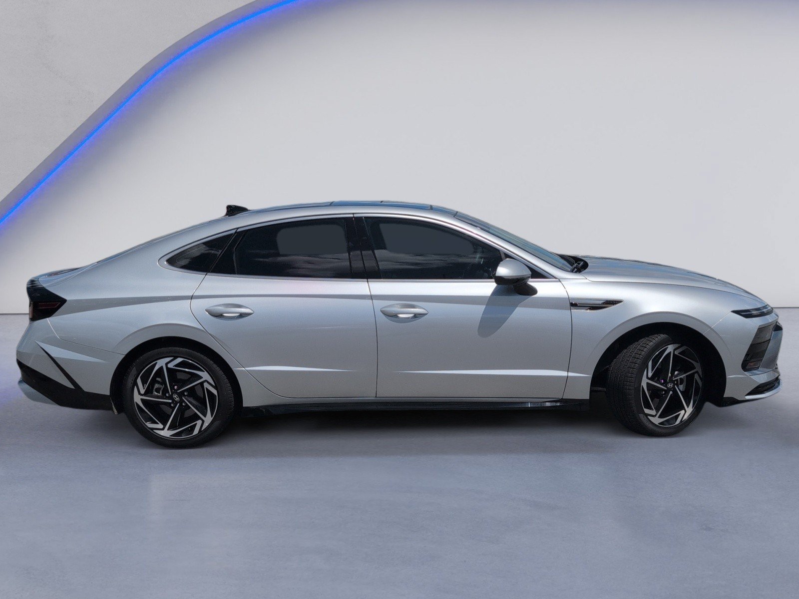 Used 2025 Hyundai Sonata SEL FWD image 3
