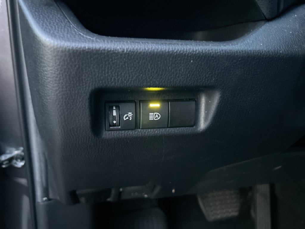 Used 2023 Toyota RAV4 LE FWD image 13