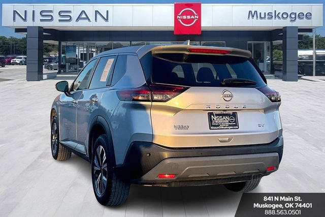 Used 2022 Nissan Rogue SV image 4