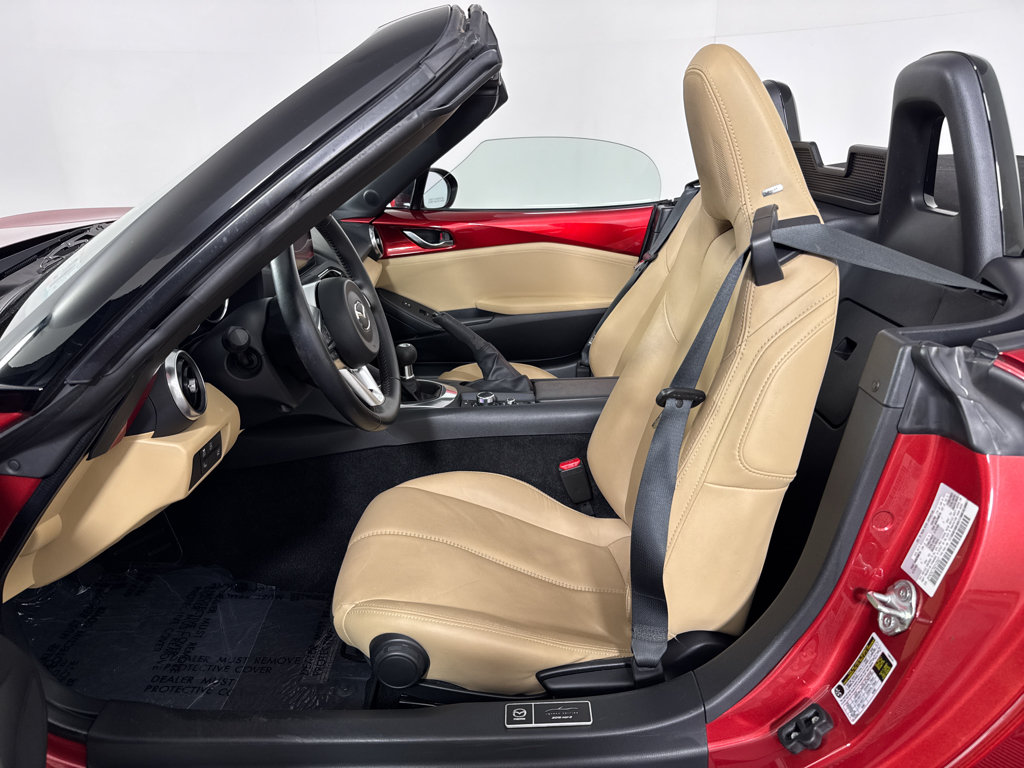 Used 2016 MAZDA MX-5 Miata Grand Touring RWD image 8