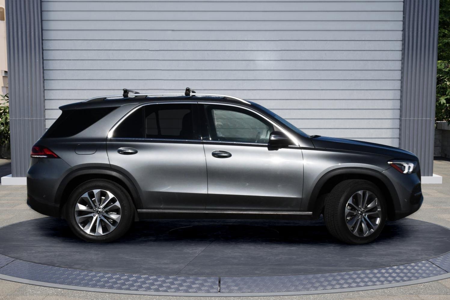 Used 2020 Mercedes-Benz GLE 350 4MATIC w/ 3rd Row Seat Package image 3