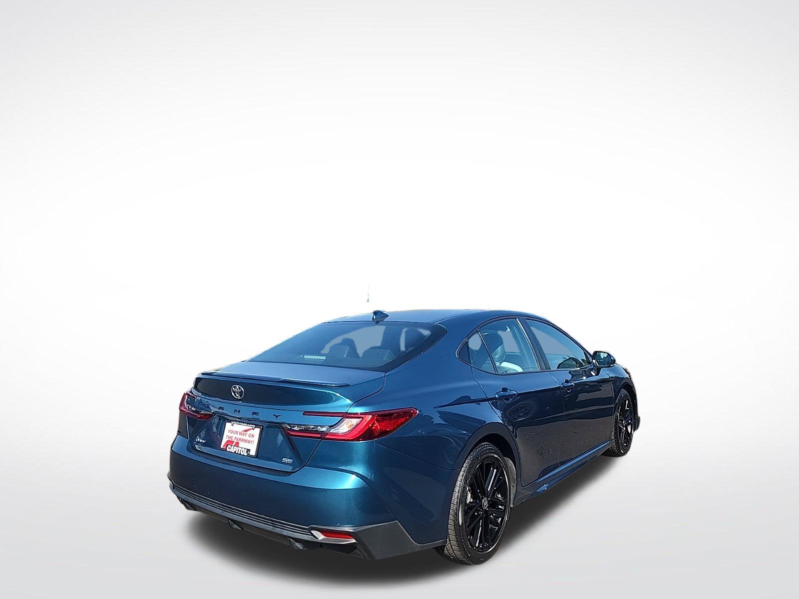 Used 2025 Toyota Camry SE FWD image 2
