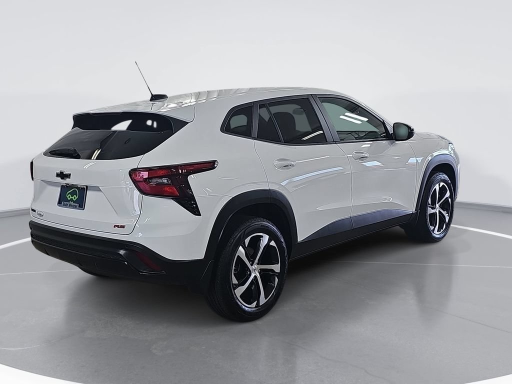 Certified 2024 Chevrolet Trax RS w/ Driver Confidence Package FWD image 3