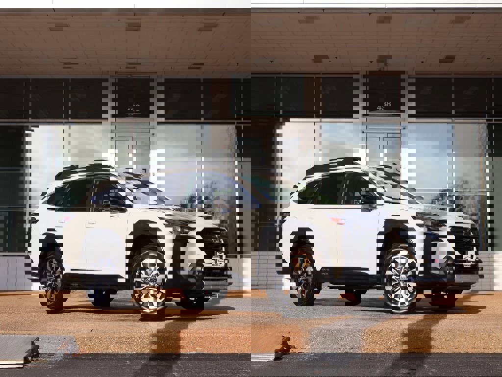 Used 2024 Subaru Outback Limited image 2