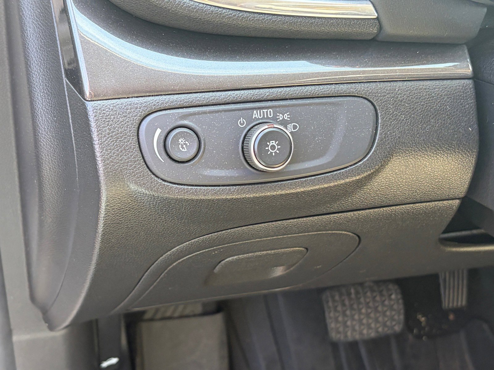 Used 2020 Buick Encore Preferred w/ Safety Package AWD/4WD image 9