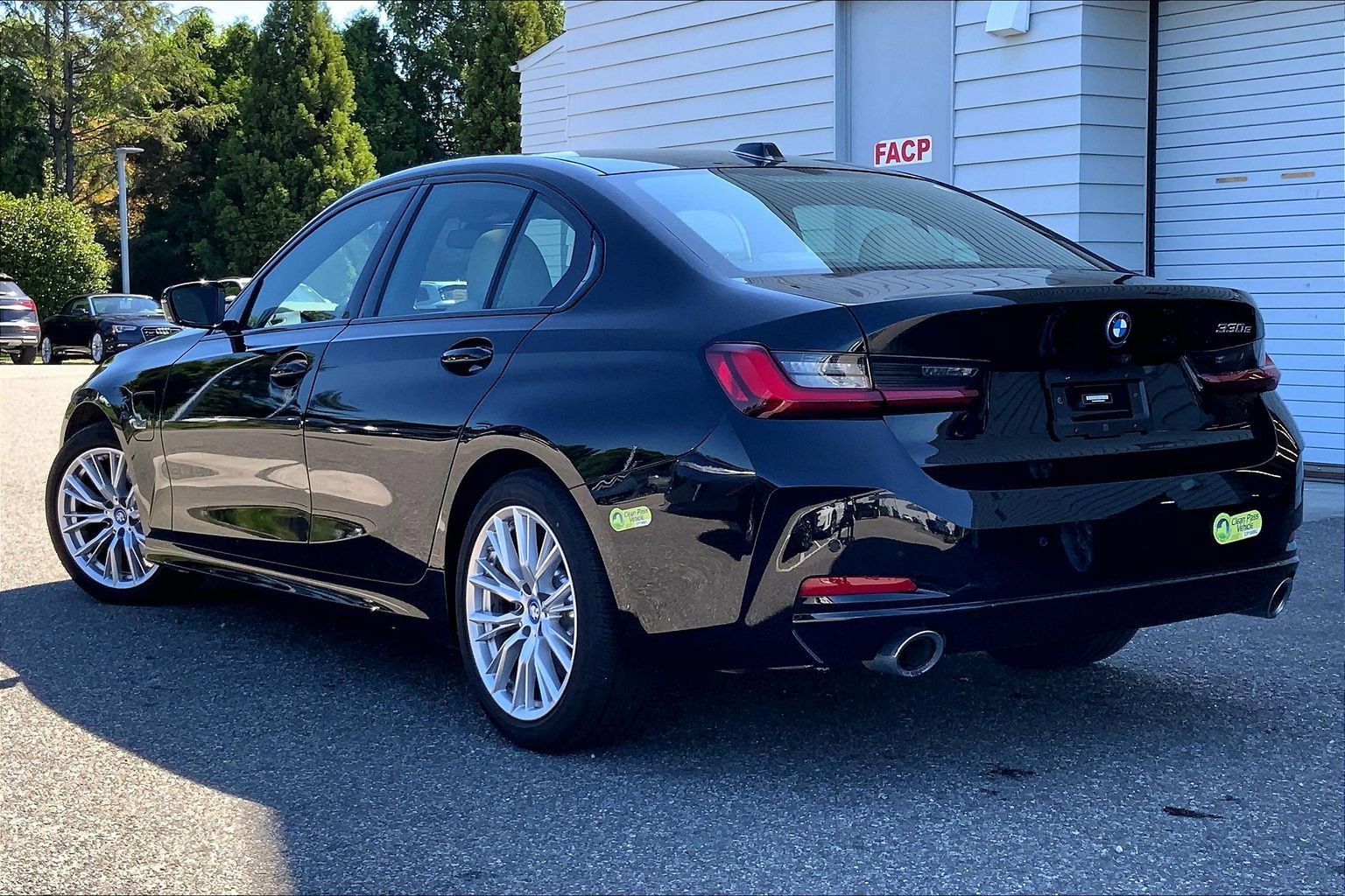 Used 2023 BMW 330e w/ Driving Assistance Package RWD image 2