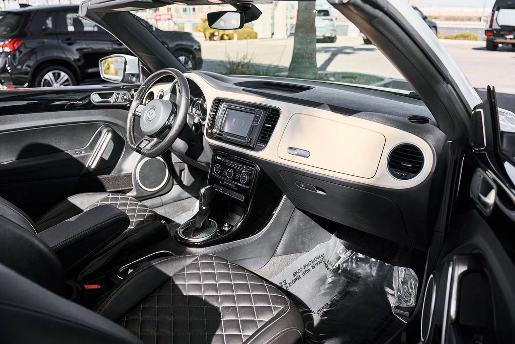 Used 2019 Volkswagen Beetle 2.0T Final Edition SEL FWD image 9