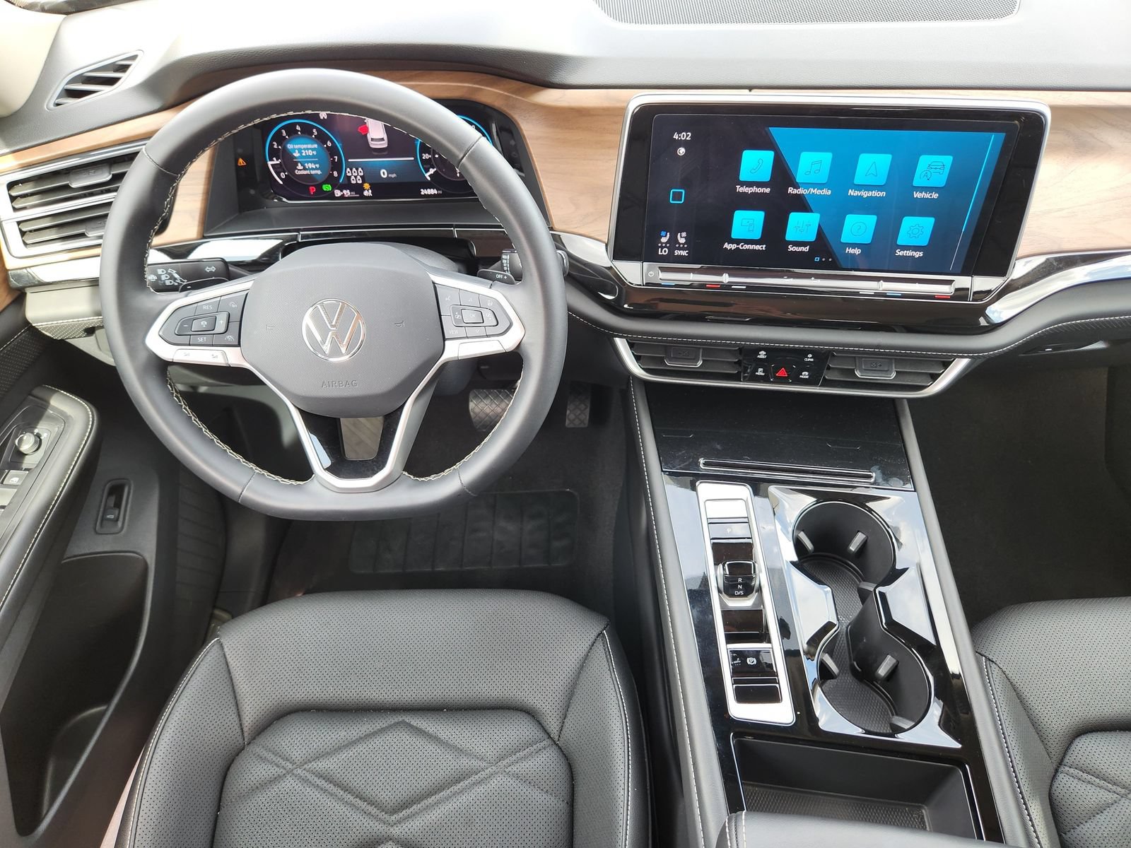 Used 2025 Volkswagen Atlas SE FWD image 33