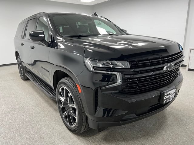 Used 2024 Chevrolet Suburban RST AWD/4WD image 2