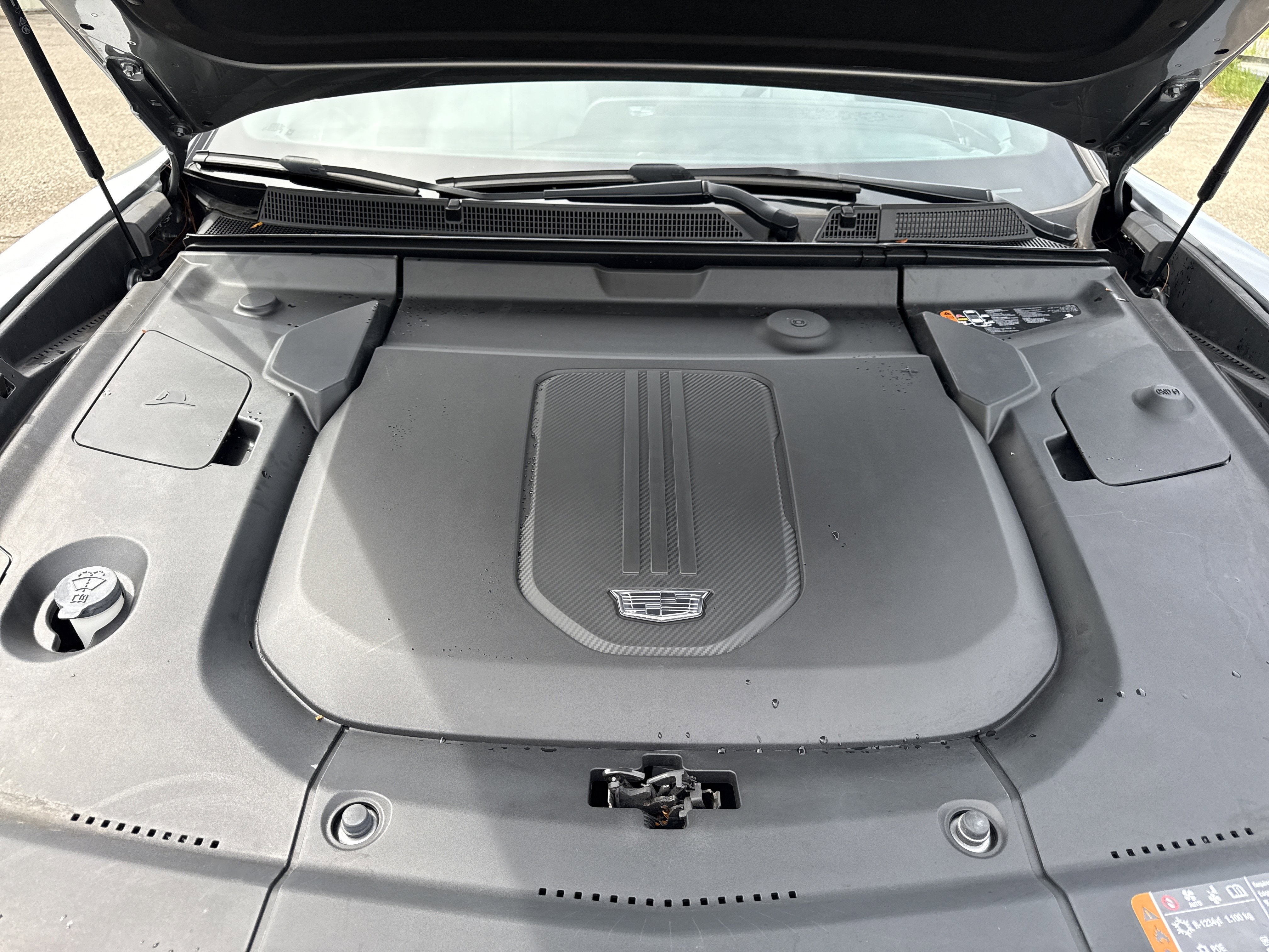Used 2024 Cadillac Lyriq Luxury w/ LPO, Floor Liner Package AWD/4WD image 14