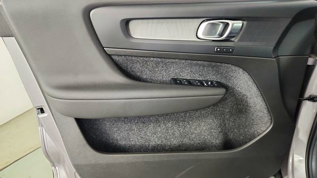 New 2026 Volvo XC40 B5 Core w/ Climate Package AWD/4WD image 9