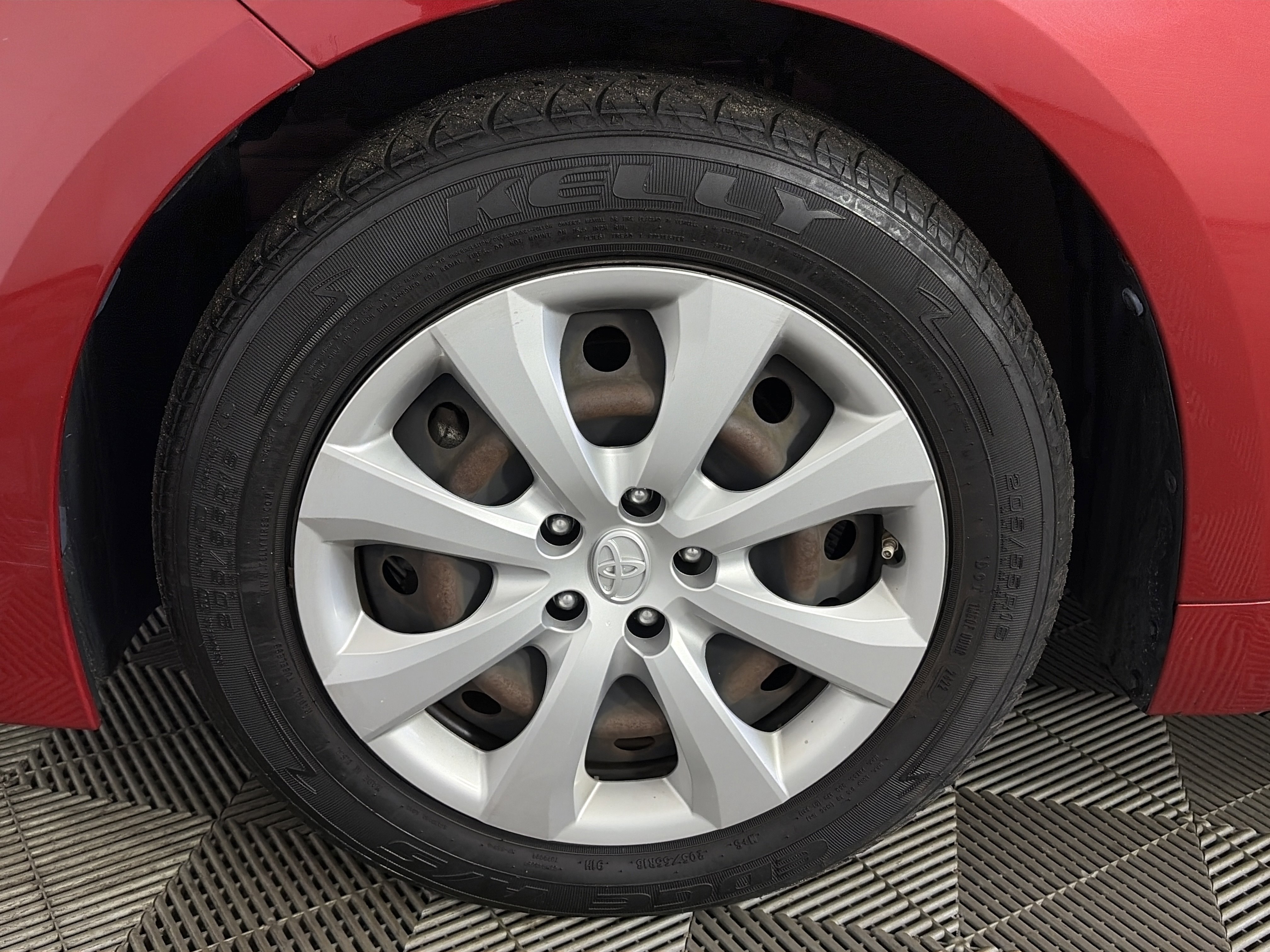 Used 2020 Toyota Corolla LE image 13