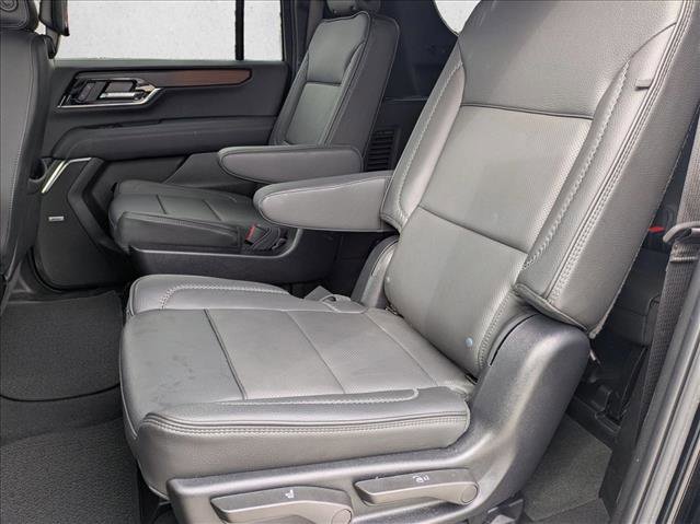 Used 2025 GMC Yukon XL Denali w/ Denali Reserve Package image 18