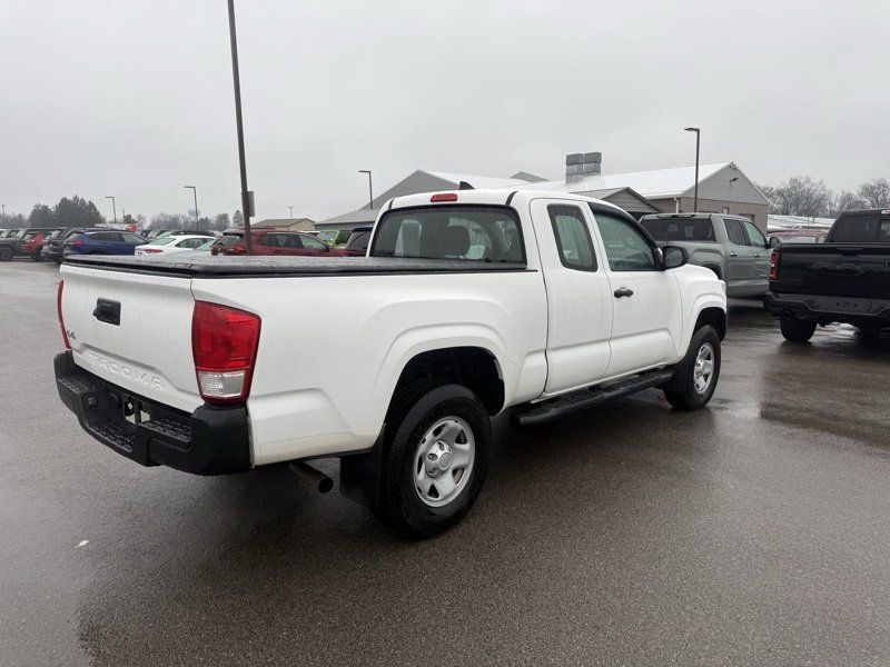 Used 2017 Toyota Tacoma SR image 6