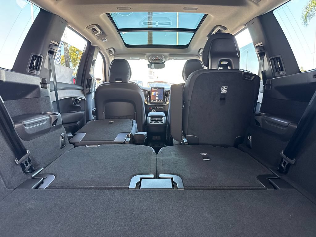 New 2026 Volvo XC90 B5 Plus AWD/4WD image 15