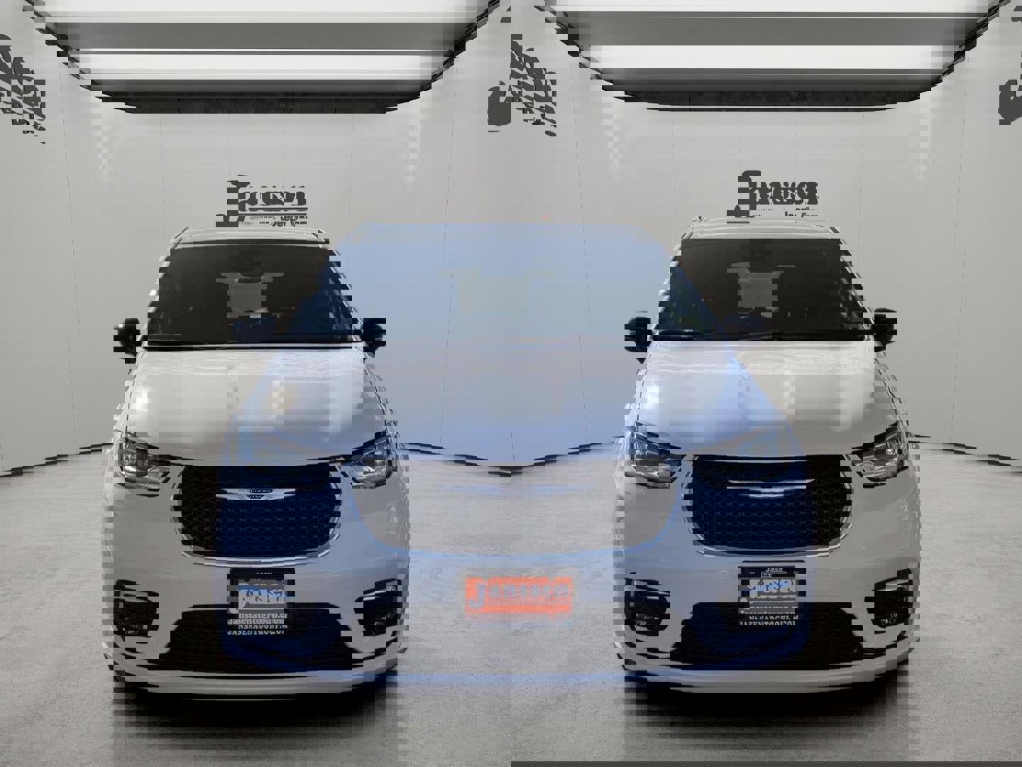 New 2026 Chrysler Pacifica Select image 6