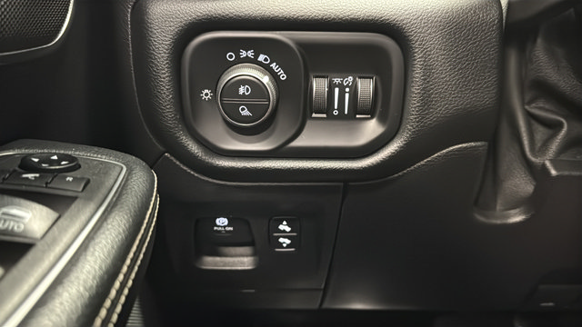 Used 2021 RAM 1500 Laramie AWD/4WD image 28