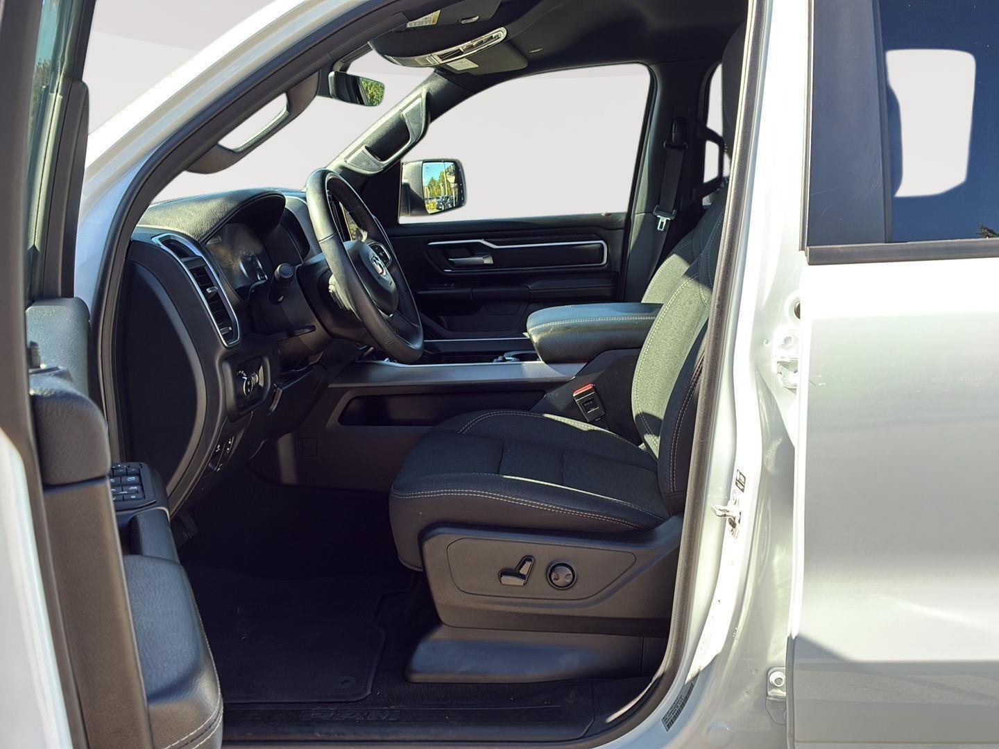 Used 2025 RAM 1500 Big Horn AWD/4WD image 31