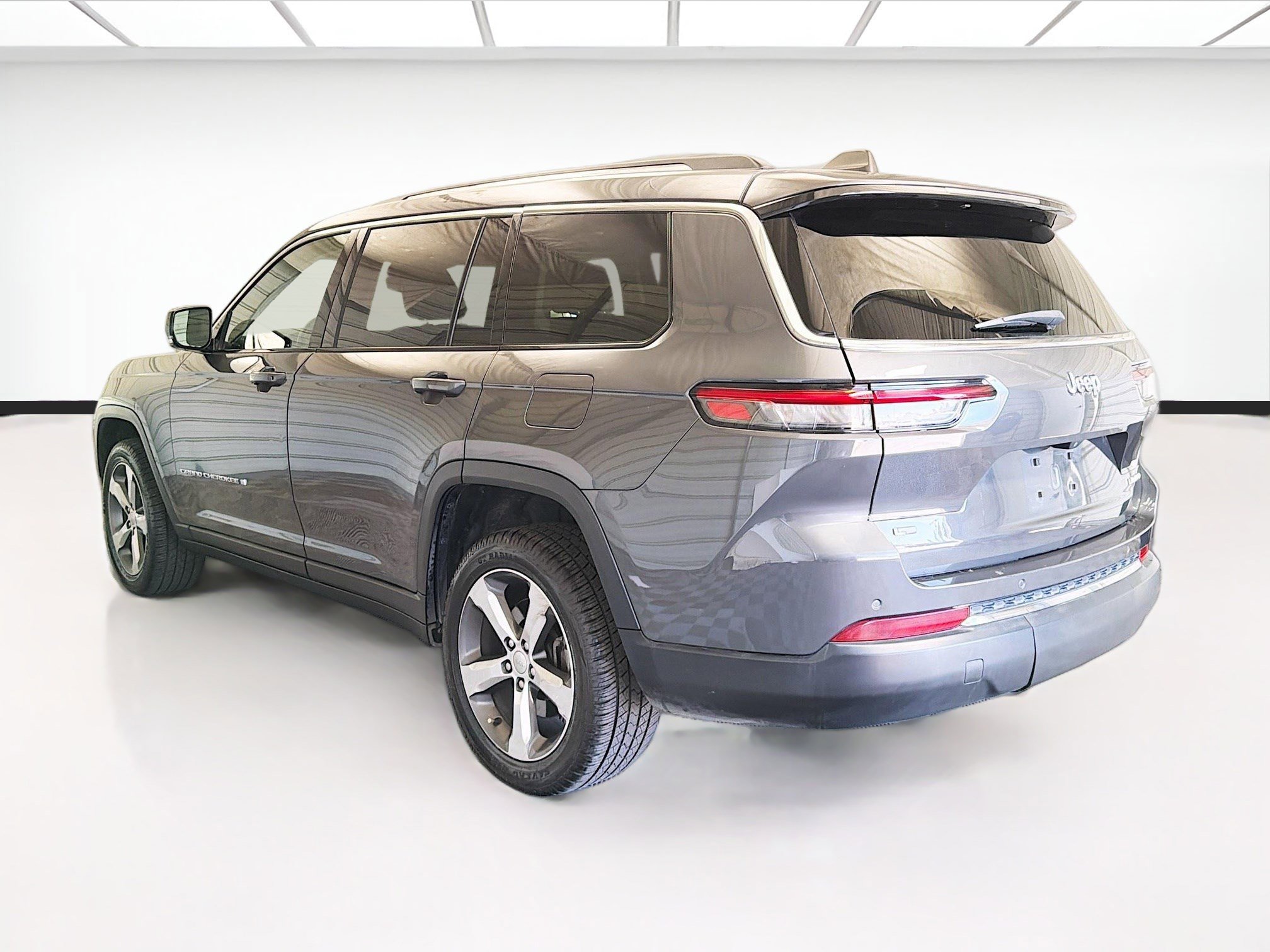 Used 2021 Jeep Grand Cherokee L Limited RWD image 6