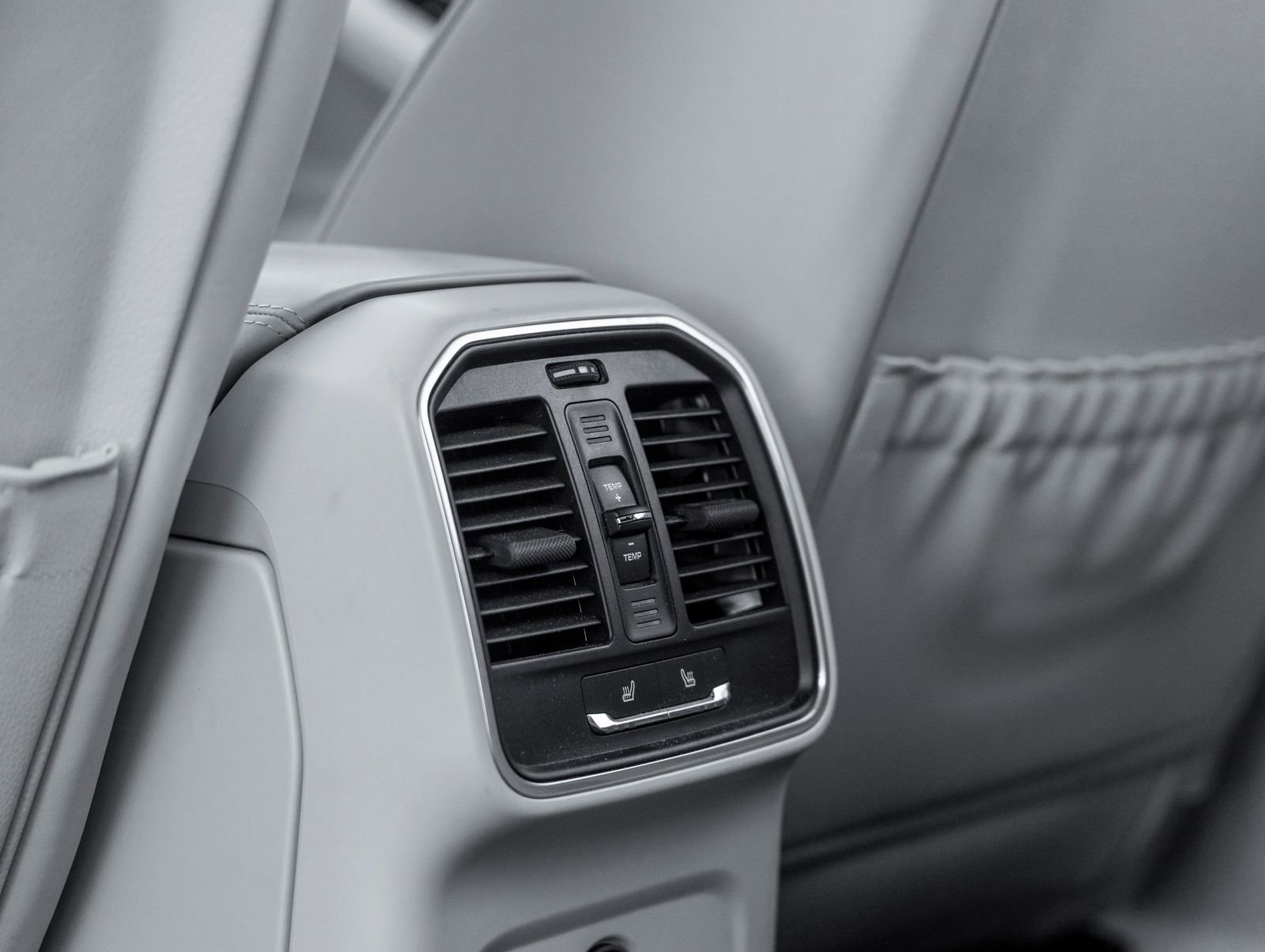 Certified 2023 Porsche Macan image 37