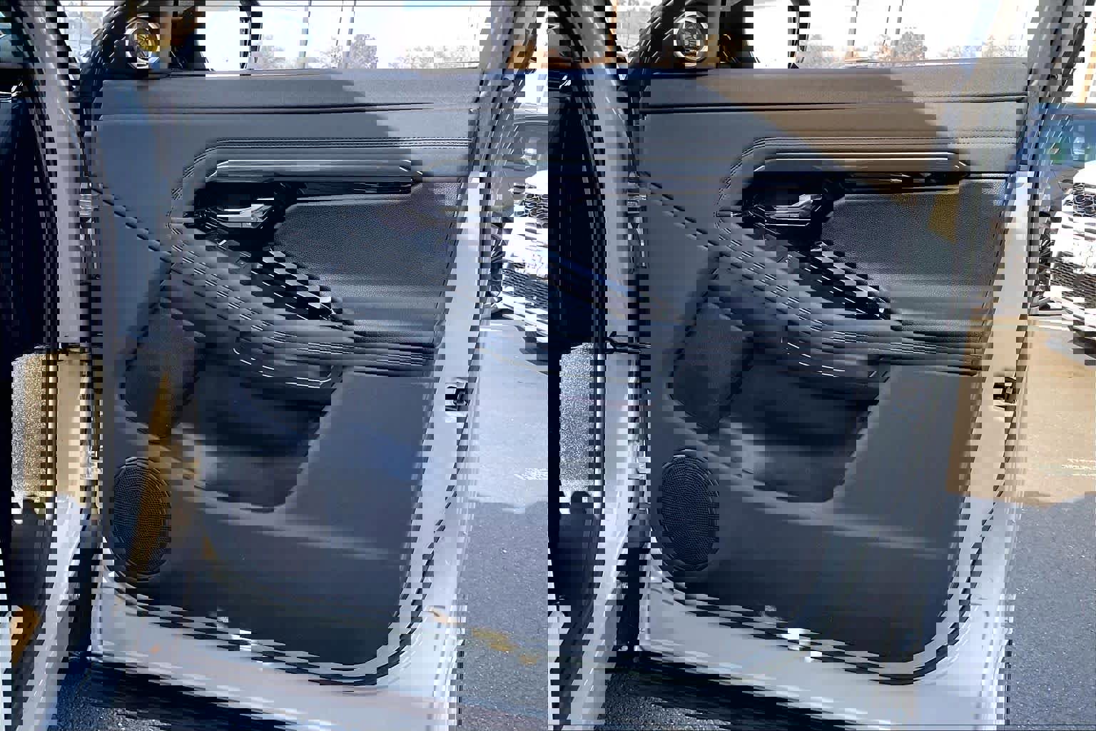 Used 2023 Land Rover Range Rover Evoque R-Dynamic SE image 27