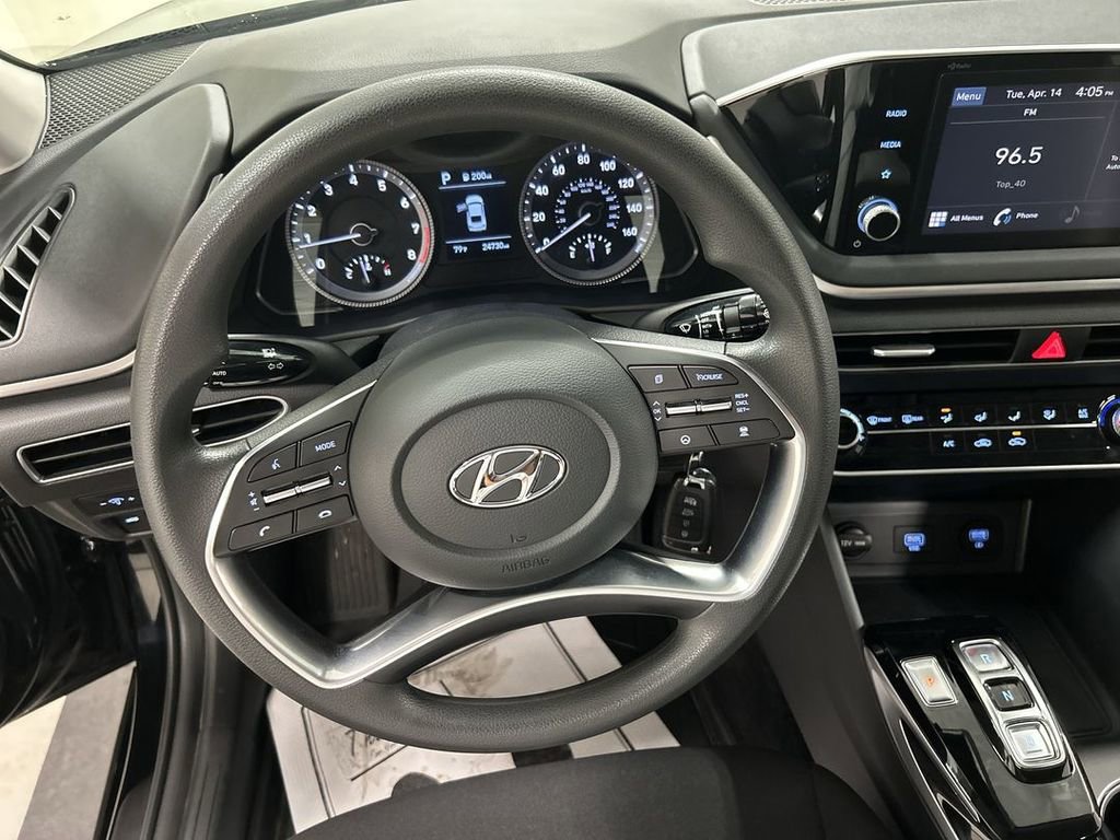 Used 2023 Hyundai Sonata SE FWD image 4