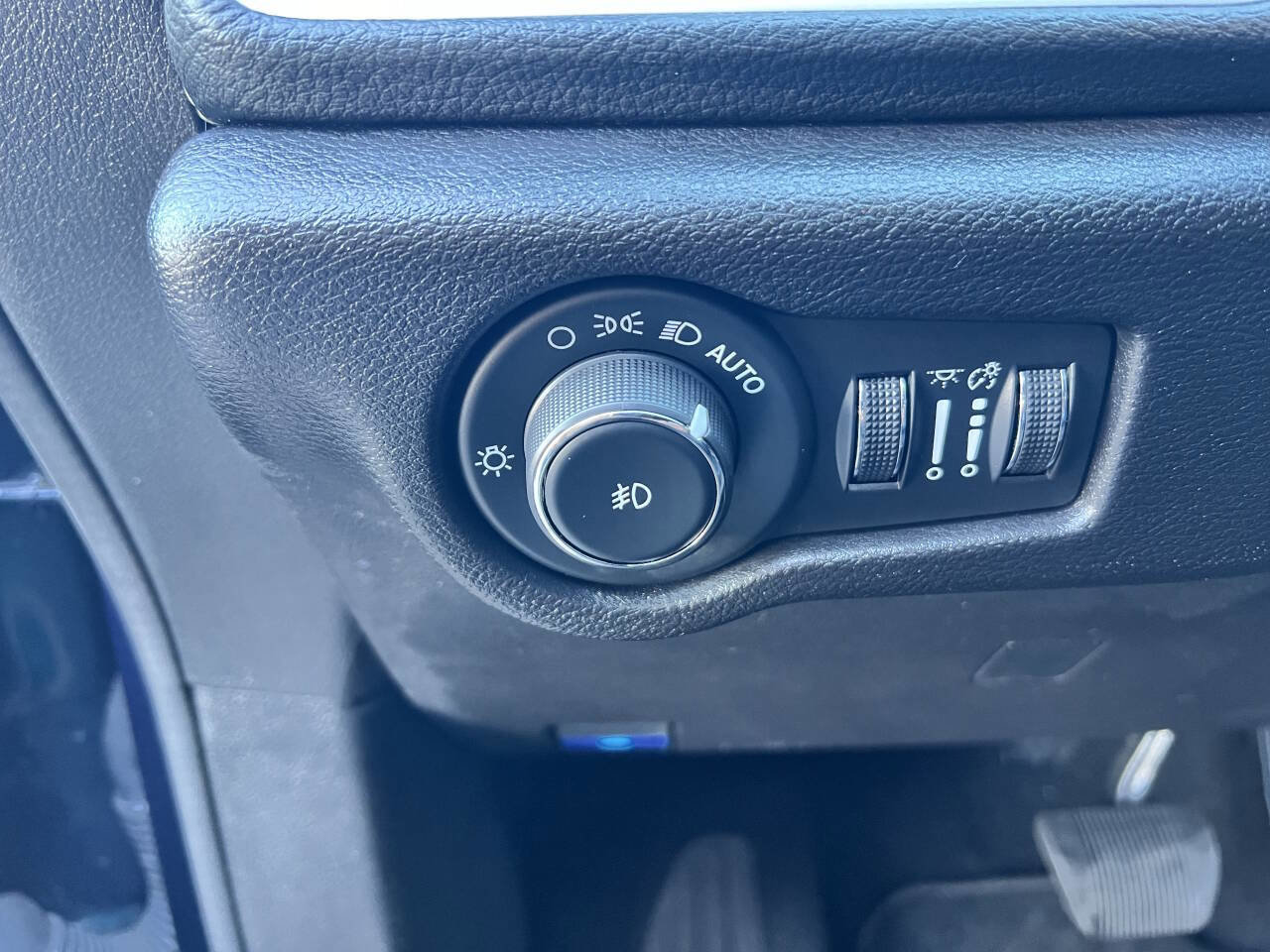 Used 2023 Chrysler Pacifica Touring-L w/ S Appearance Package image 22