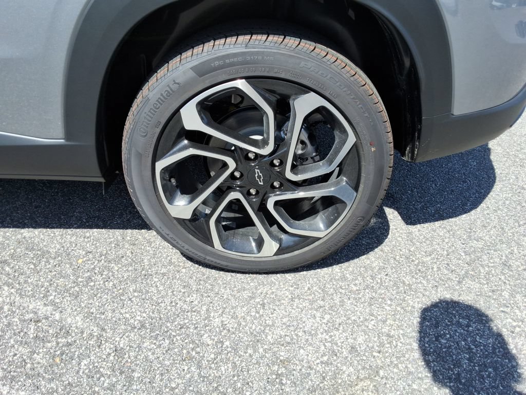 New 2026 Chevrolet Trax RS w/ Sunroof Package FWD image 11
