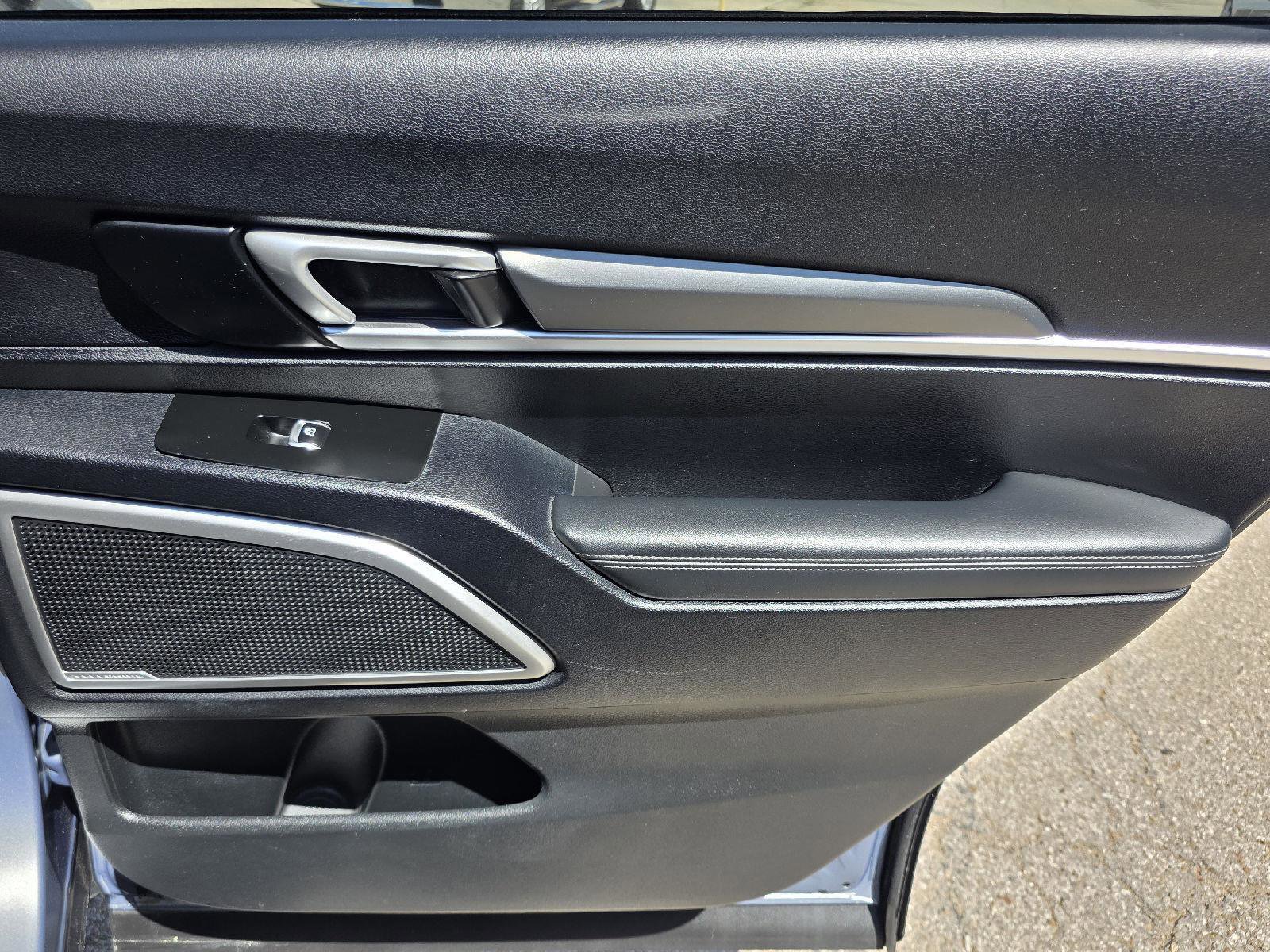 Used 2022 Kia Telluride LX FWD image 32