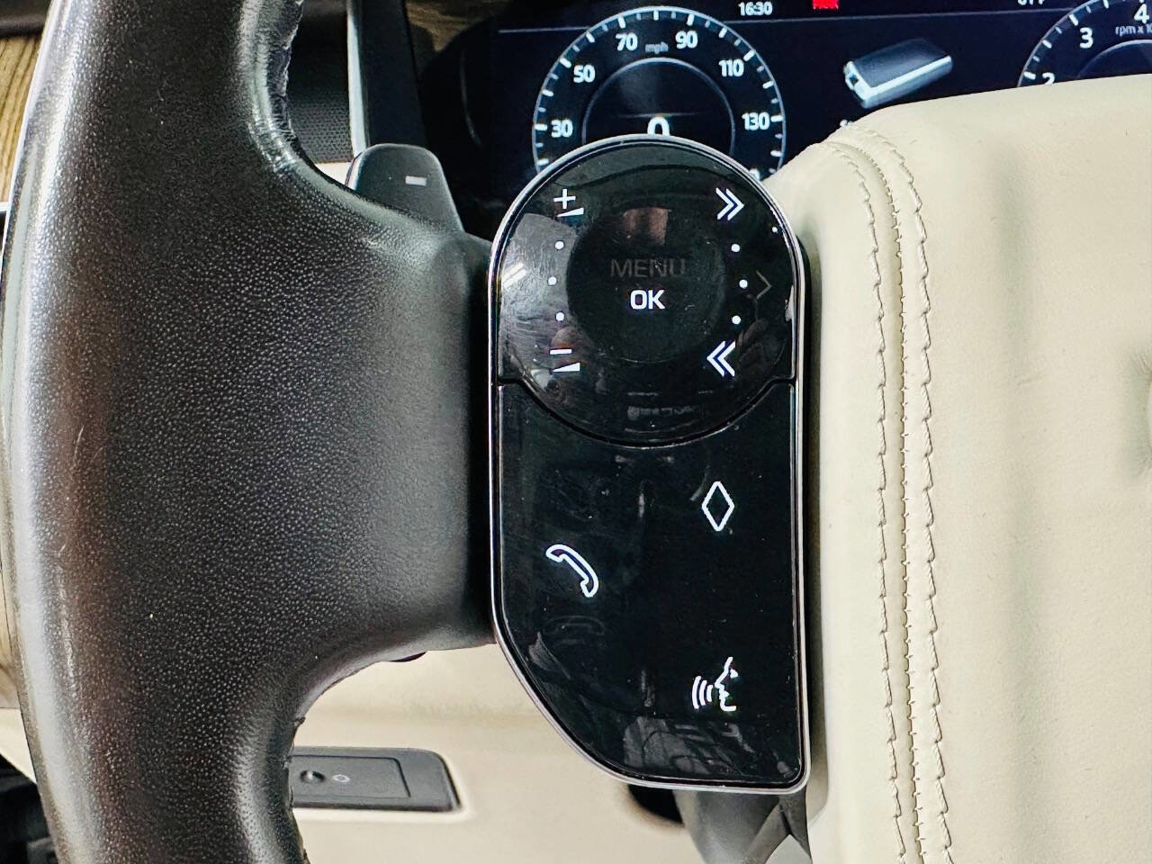 Used 2019 Land Rover Range Rover HSE AWD/4WD image 16