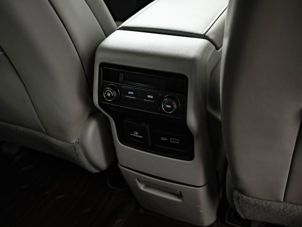 Used 2020 GMC Acadia SLT FWD image 35
