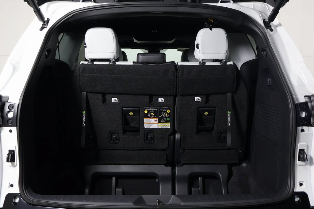 Used 2026 Toyota Sienna XSE FWD image 15