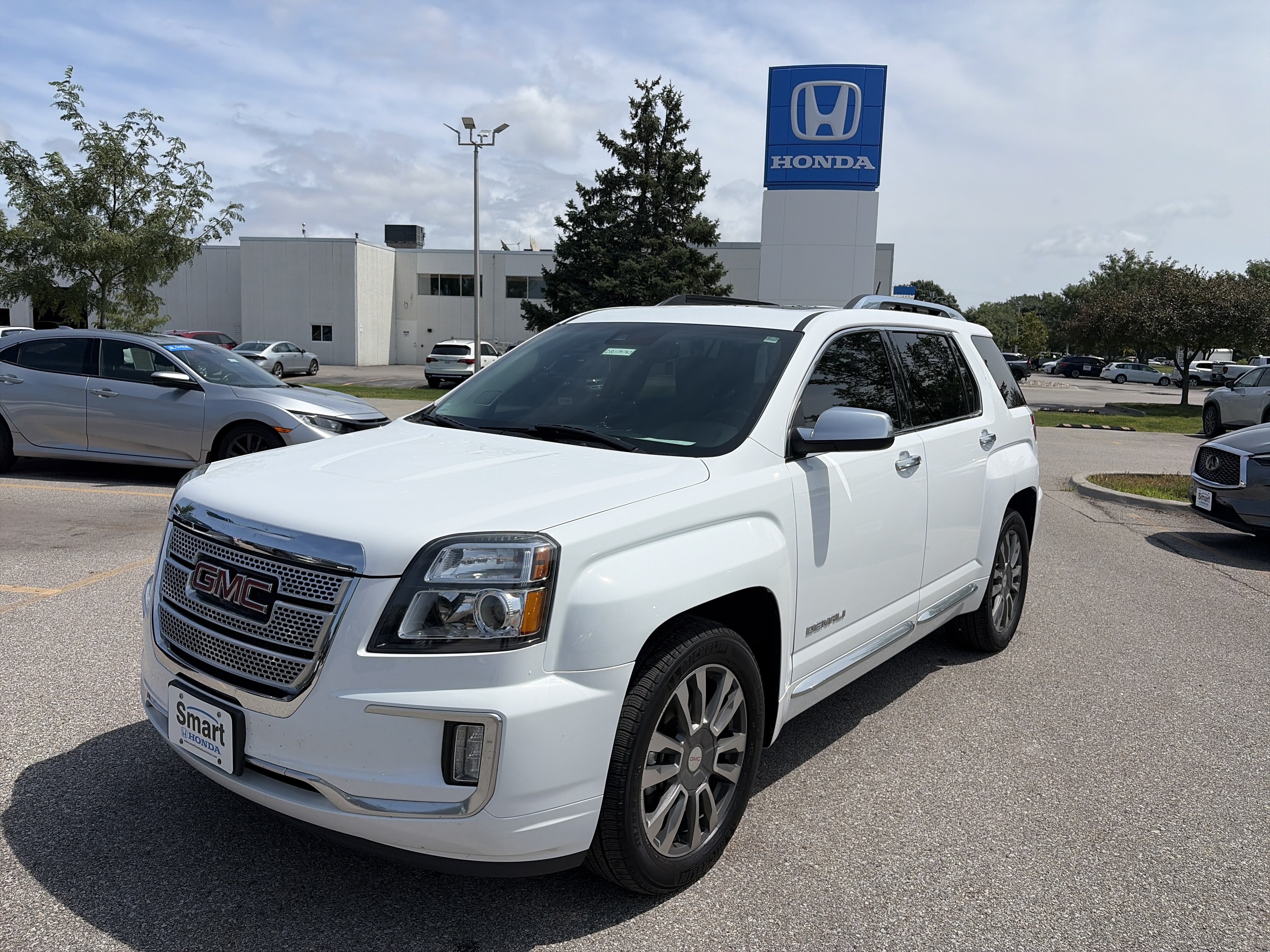 Used 2016 GMC Terrain Denali AWD/4WD image 1