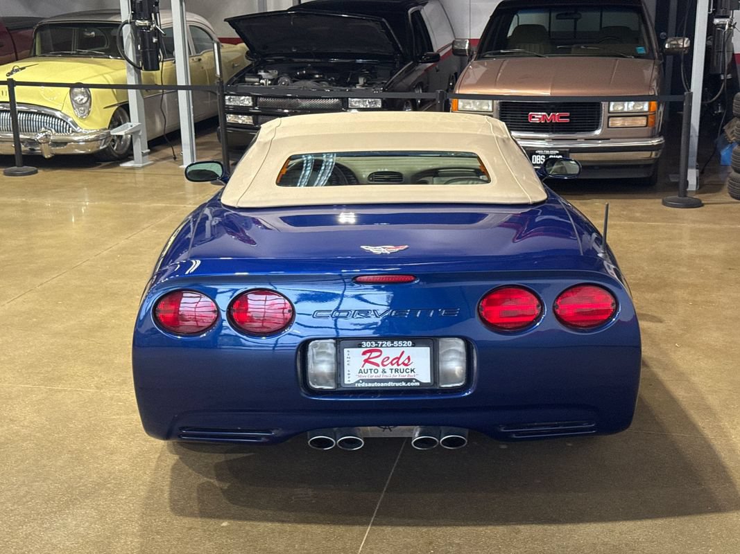 Used 2004 Chevrolet Corvette Convertible w/ Preferred Equipment Group RWD image 6
