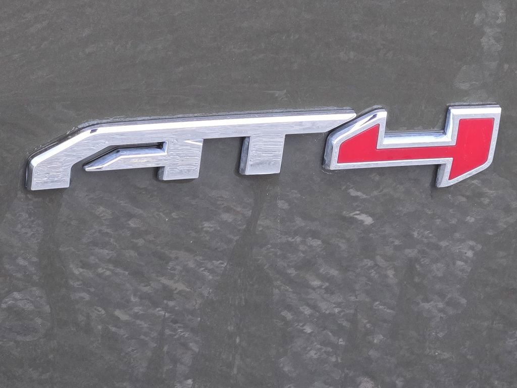 Used 2024 GMC Acadia AT4 w/ Luxury Package image 10