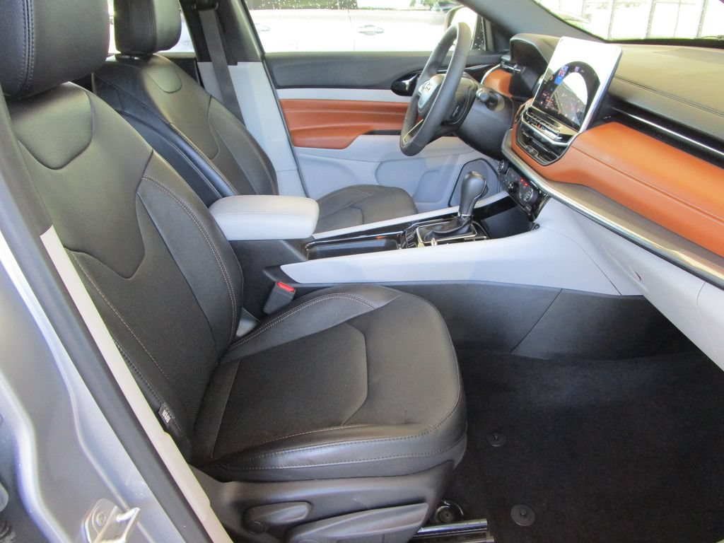 Used 2023 Jeep Compass Limited AWD/4WD image 29