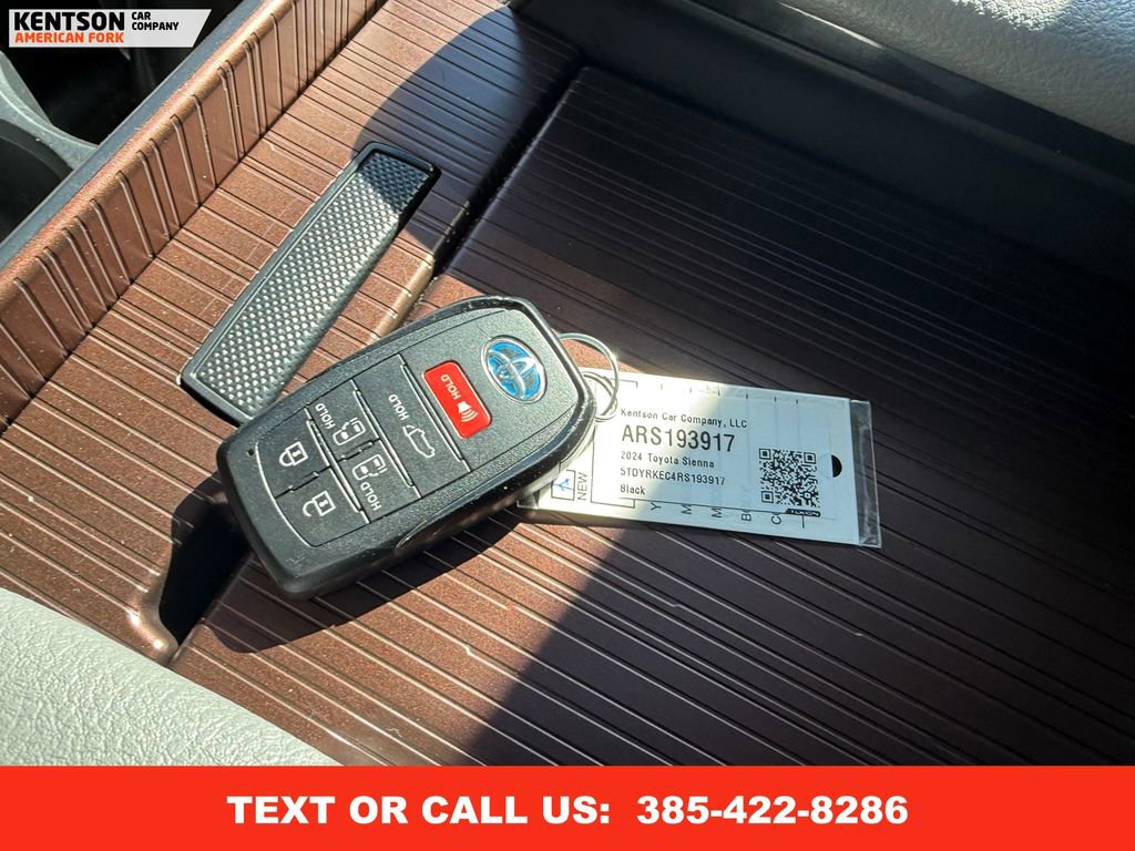Used 2024 Toyota Sienna XLE image 43
