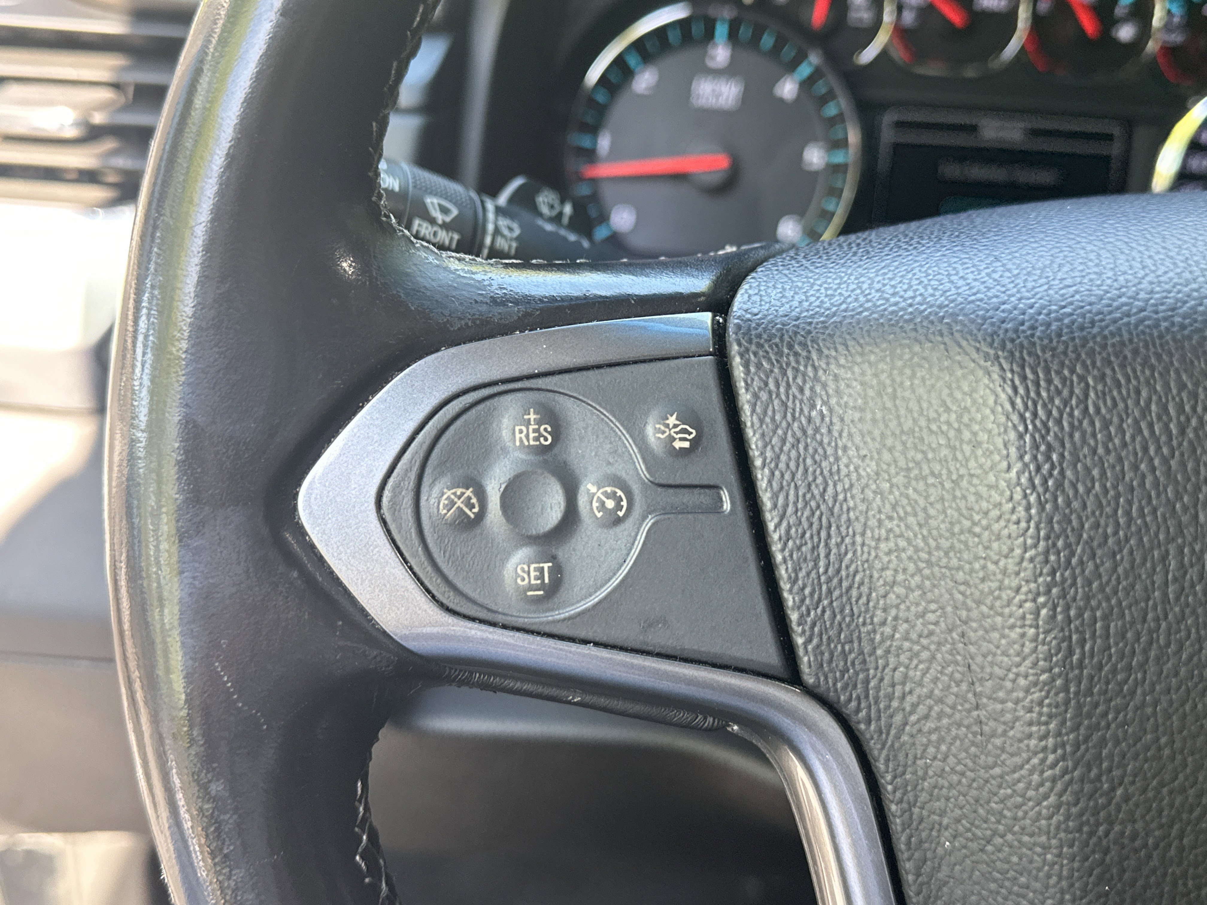 Used 2020 Chevrolet Suburban LT RWD image 27