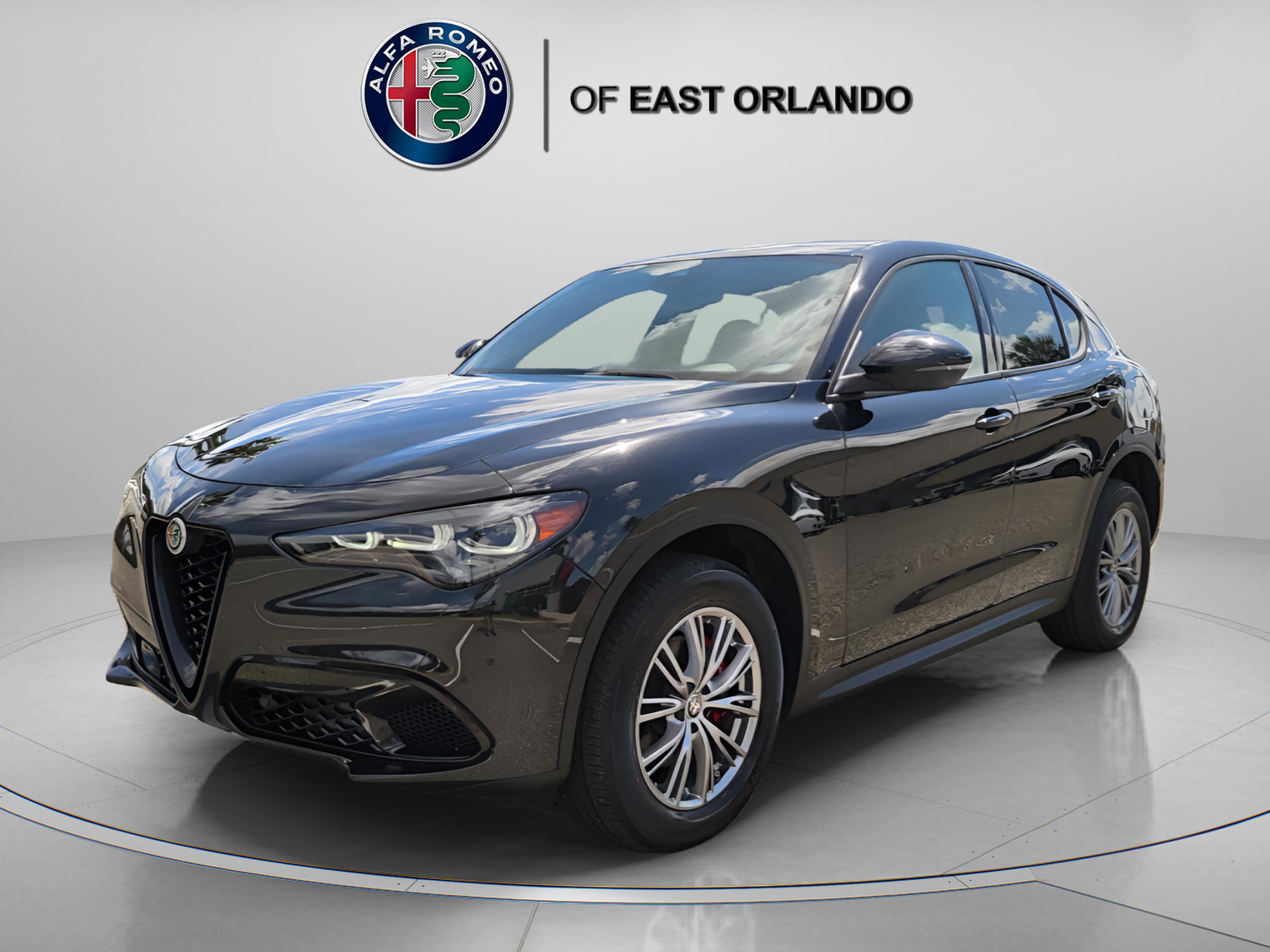 Used 2024 Alfa Romeo Stelvio Sprint image 3
