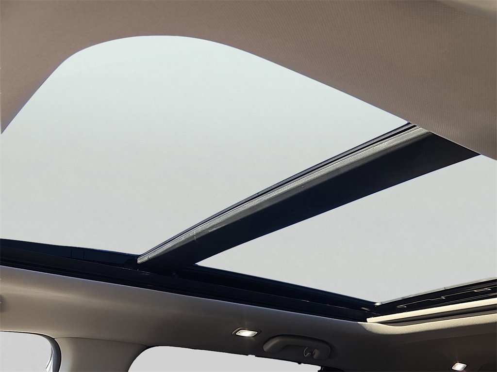 Certified 2025 Honda Pilot Touring image 15