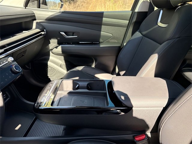 Used 2025 Hyundai Tucson Limited image 24