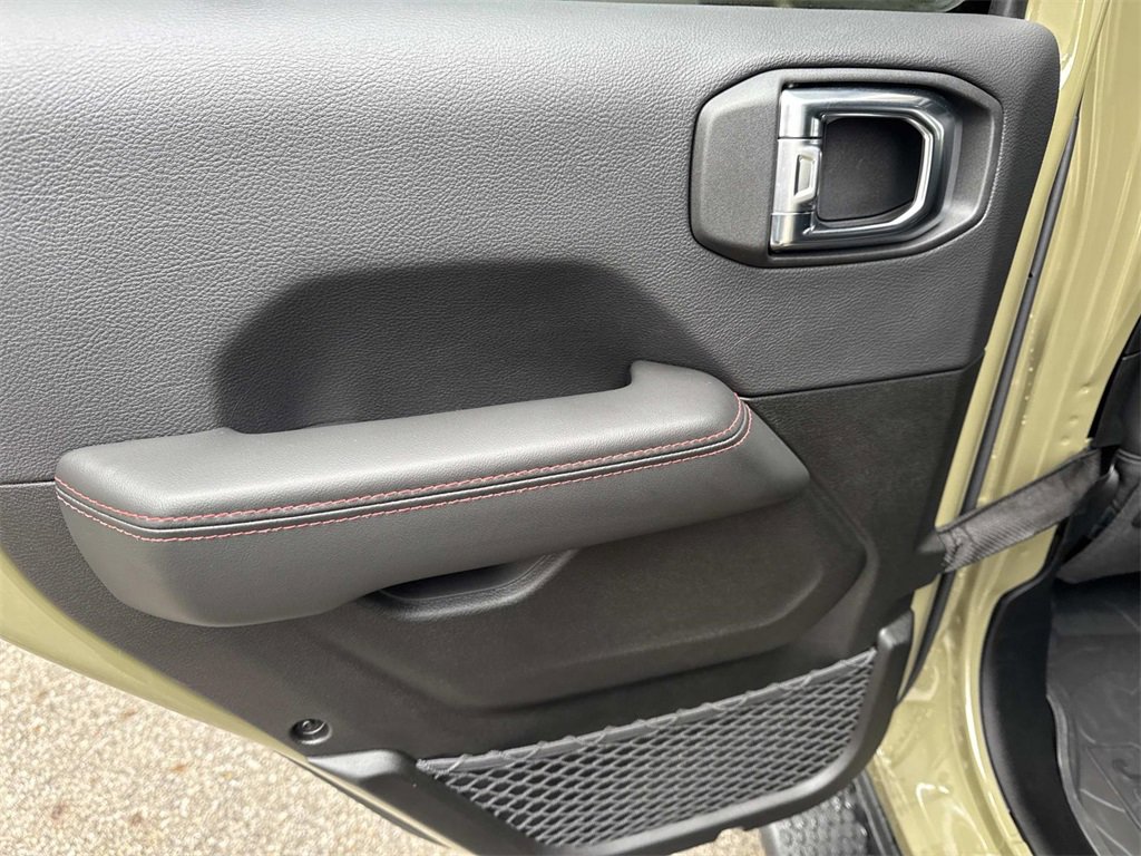 Used 2025 Jeep Wrangler Unlimited Rubicon image 10