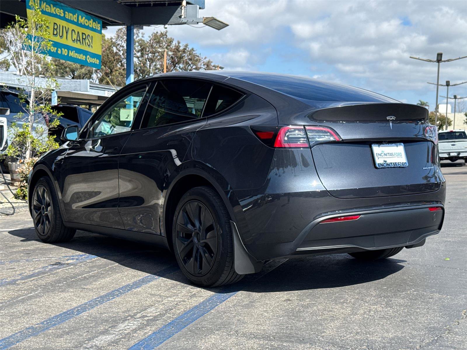 Used 2025 Tesla Model Y Long Range AWD/4WD image 12